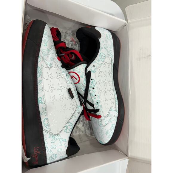 2007 RARE NEW - Nintendo x Run Athletics Legacy Sneaker Size 11 Style# RA50202D main image 12